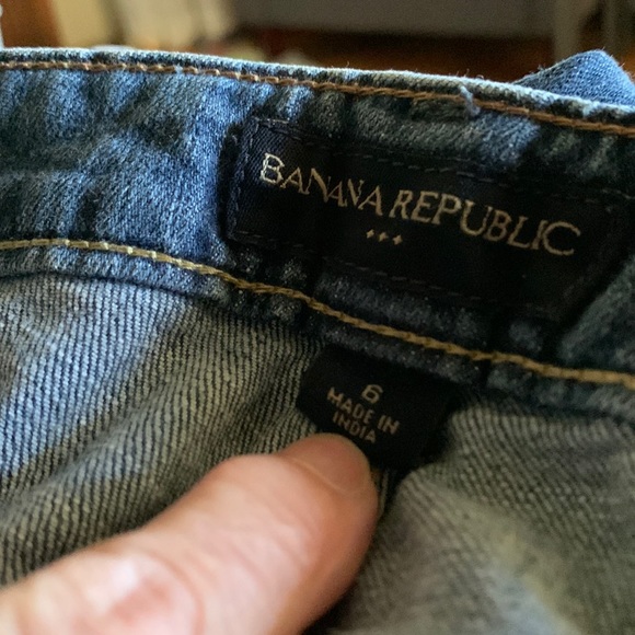 Banana Republic cuffed capri. Used, size 6. - Picture 3 of 7